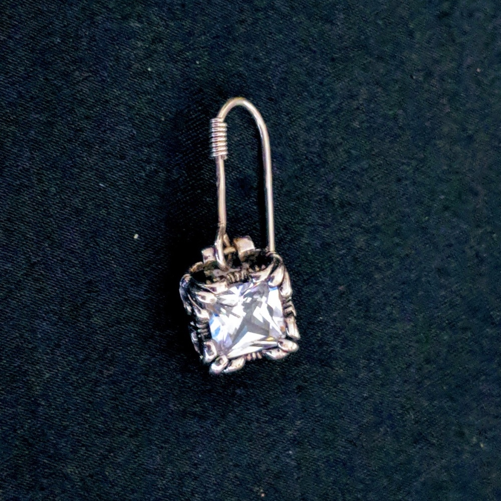 Silpada SINGLE Uptown Earring W0975 Zirconia